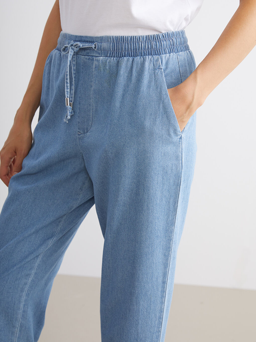 Mavi Beli Lastikli Carrot Fit Kadın Jean Pantolon-3