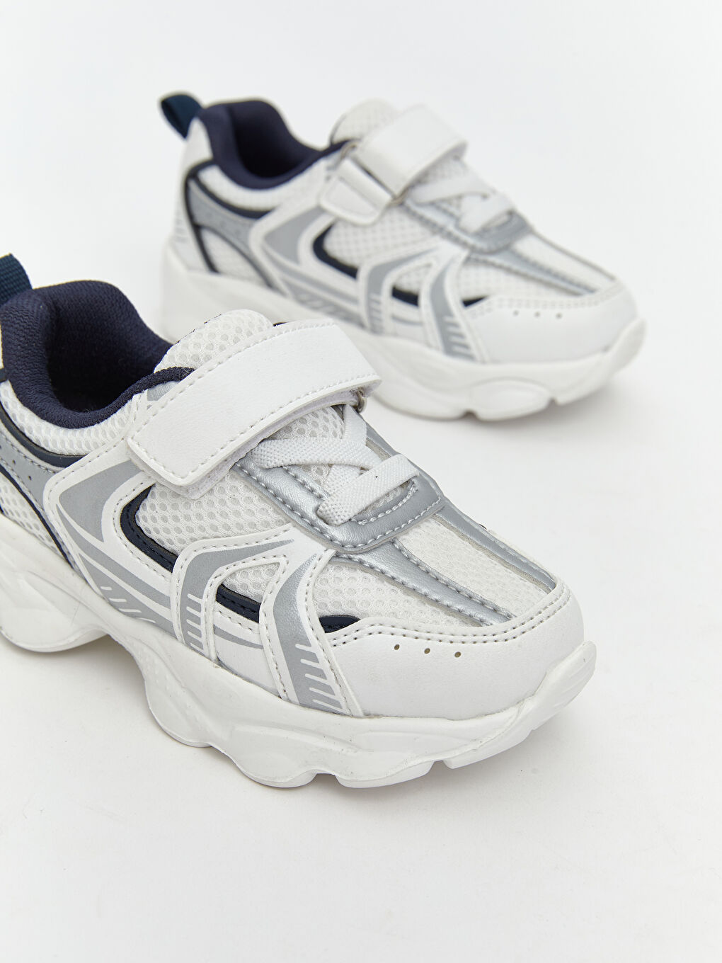 Beyaz Bağcık ve Cırt Cırtlı Erkek Bebek Aktif Spor Ayakkabısı-2