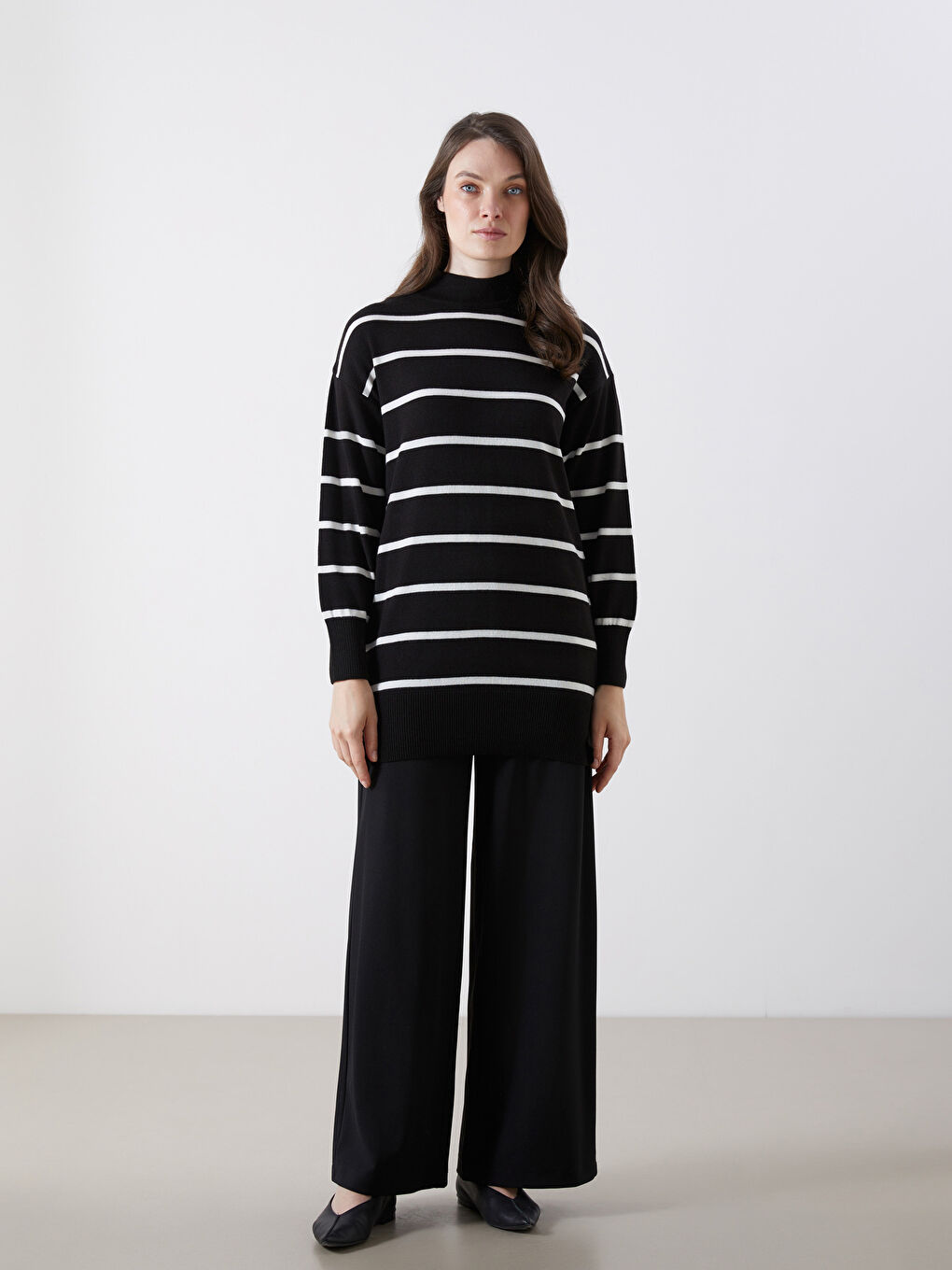 Siyah Dik Yaka Çizgili Kadın Triko Tunik-1