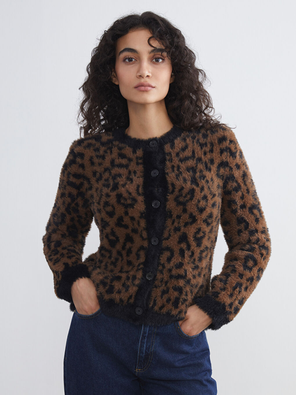 Kahverengi Leopar Desenli Kadın Pelüş Triko Hırka