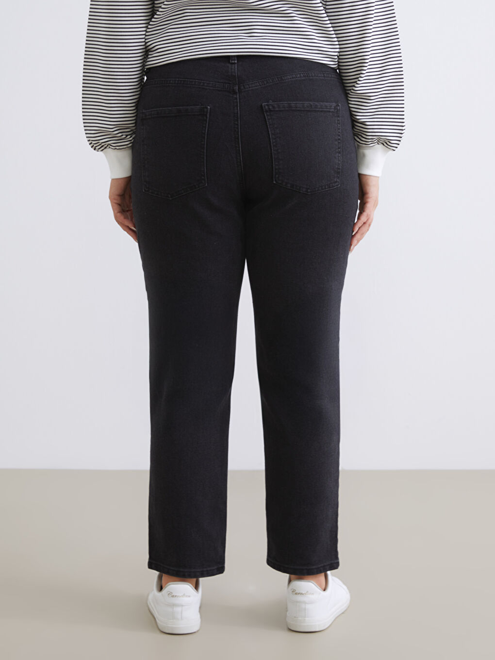 Siyah Mom Fit Kadın Jean Pantolon-12