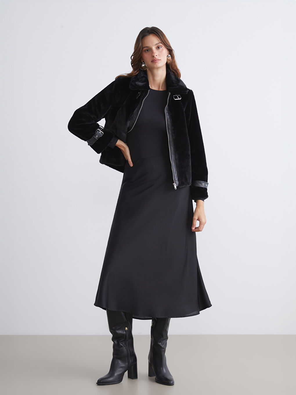 Siyah Ceket Yaka Kadın Kürk Mont-2