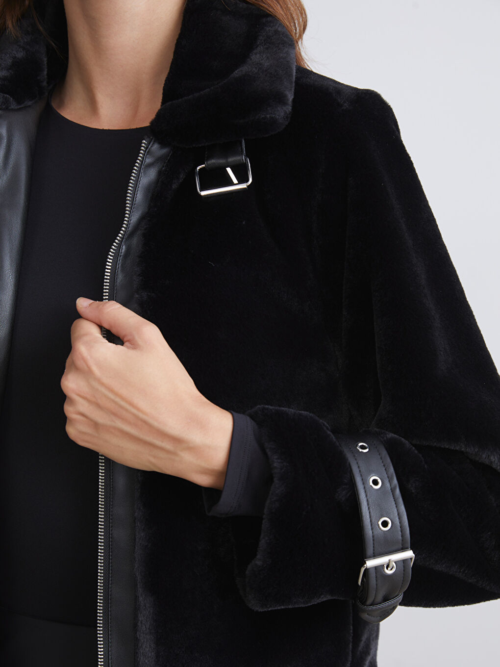 Siyah Ceket Yaka Kadın Kürk Mont-4