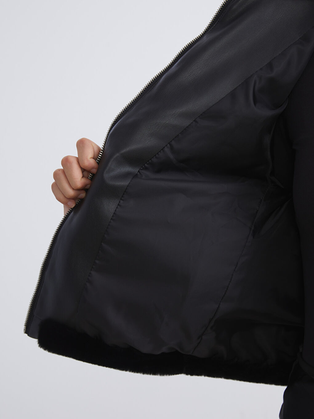 Siyah Ceket Yaka Kadın Kürk Mont-6