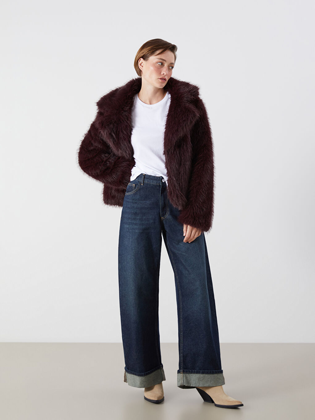 Manteau en Fourrure pour Femmes avec Col de Veste-1