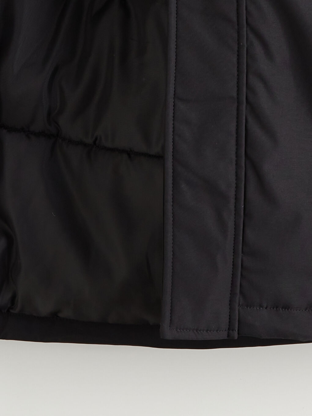 Standart Kalıp Kapüşonlu Erkek Mont-7