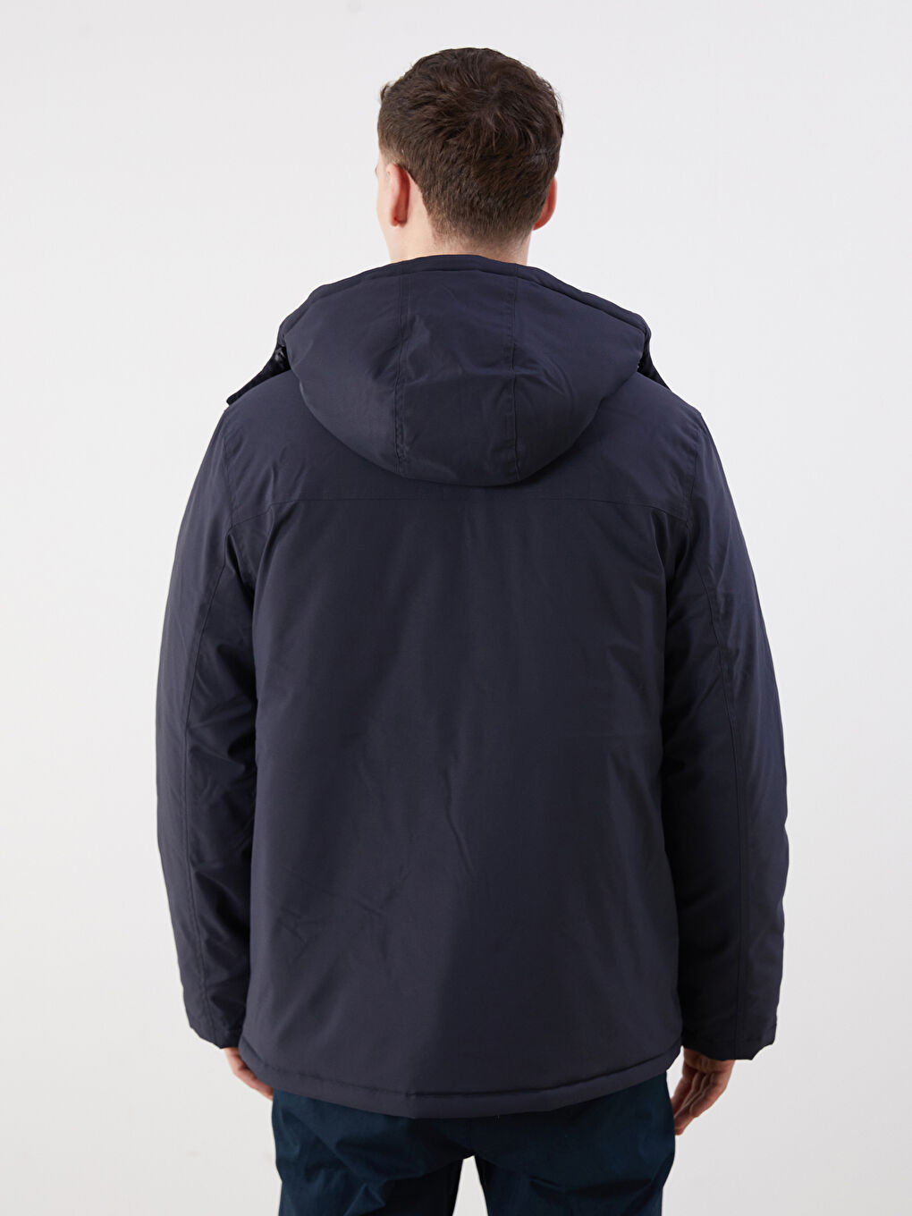 Мужская куртка стандартного кроя с капюшоном-4