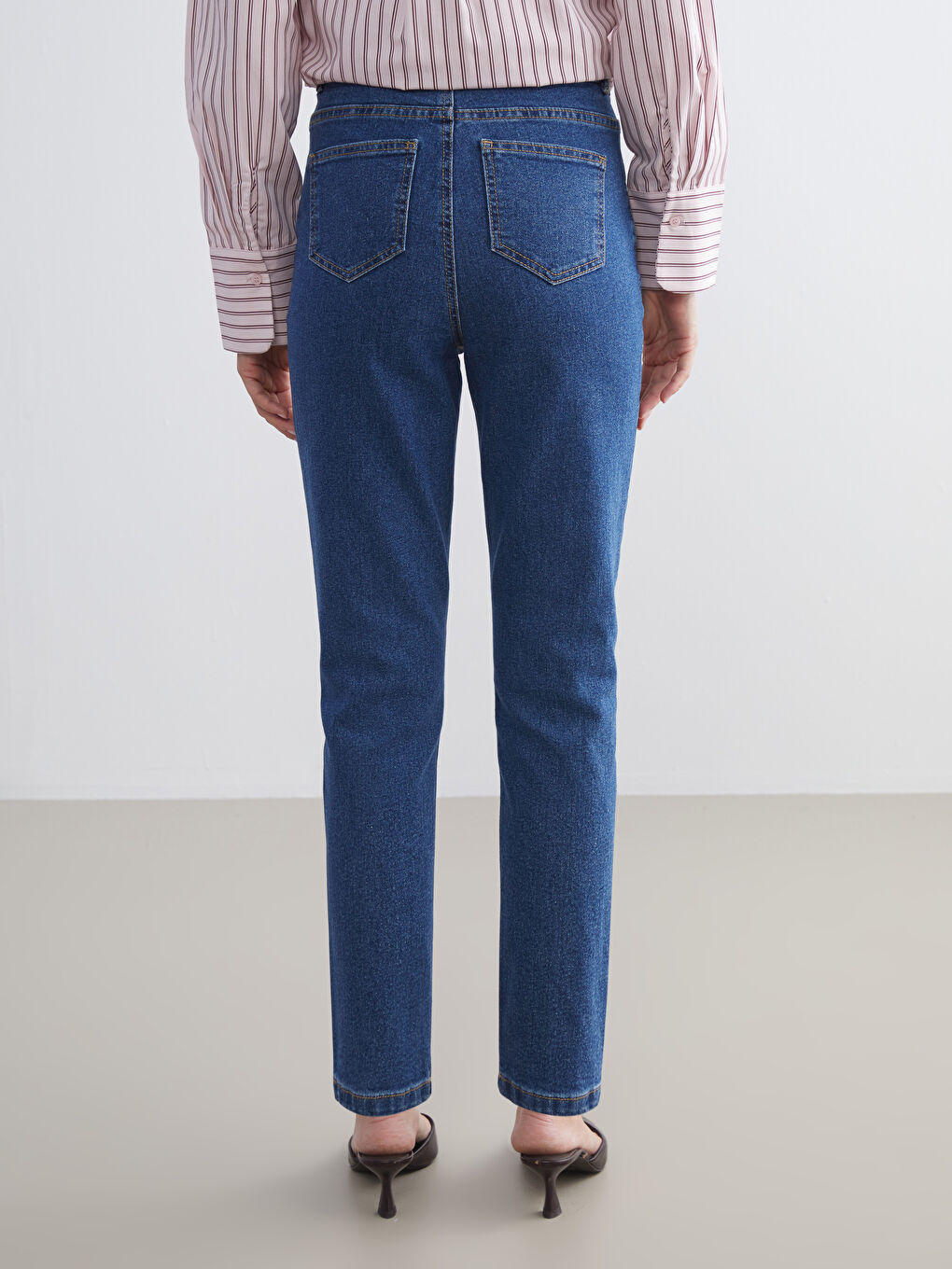 Женские джинсы Mom Fit-4