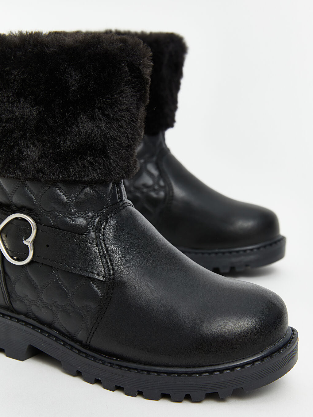 Siyah Kürklü Kız Bebek Bot-2