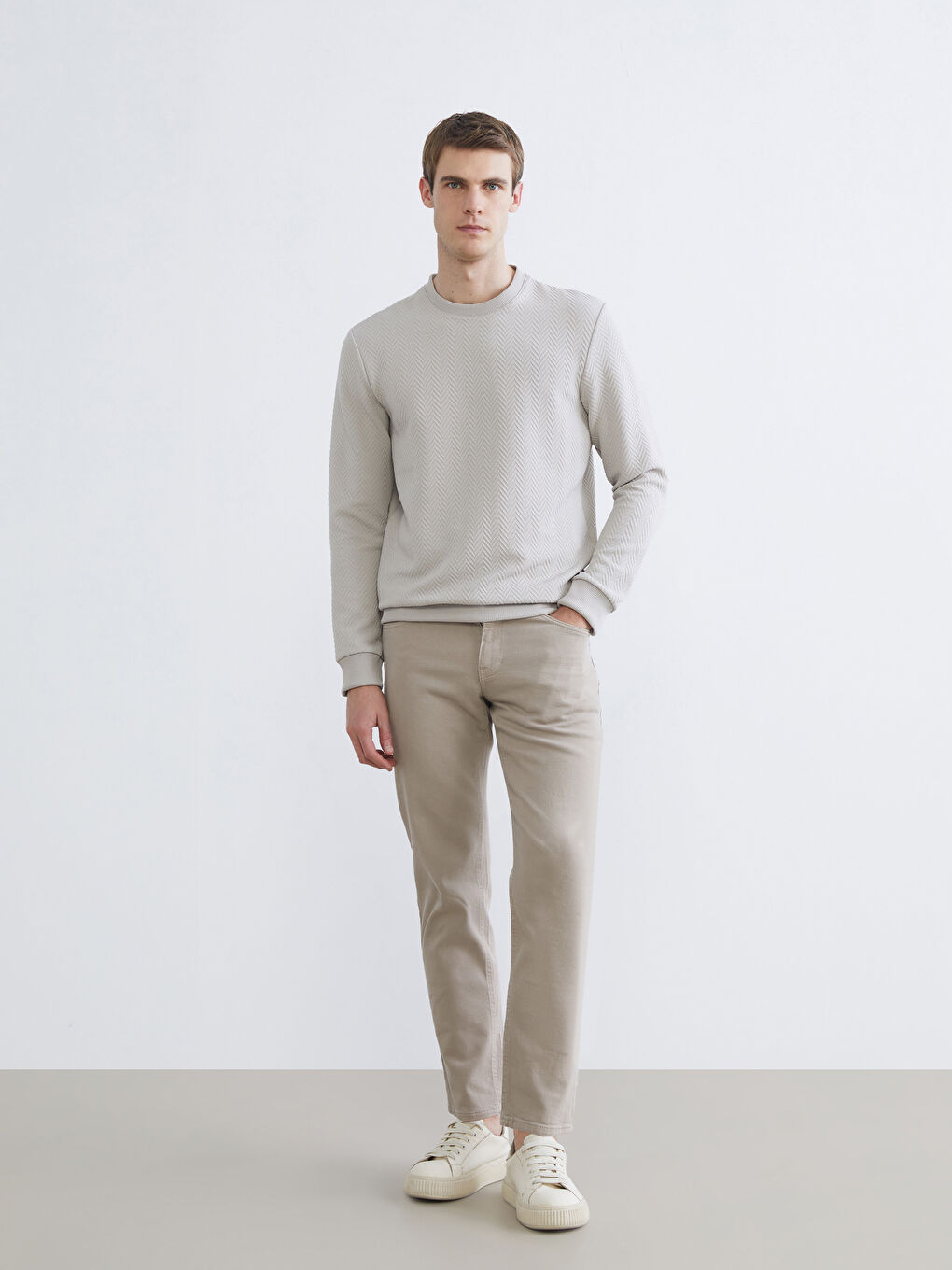 მრგვალი საყელო მამაკაცის სპორტული ზედა-1