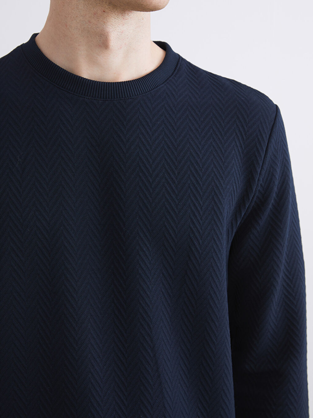 მრგვალი საყელო მამაკაცის სპორტული ზედა-2