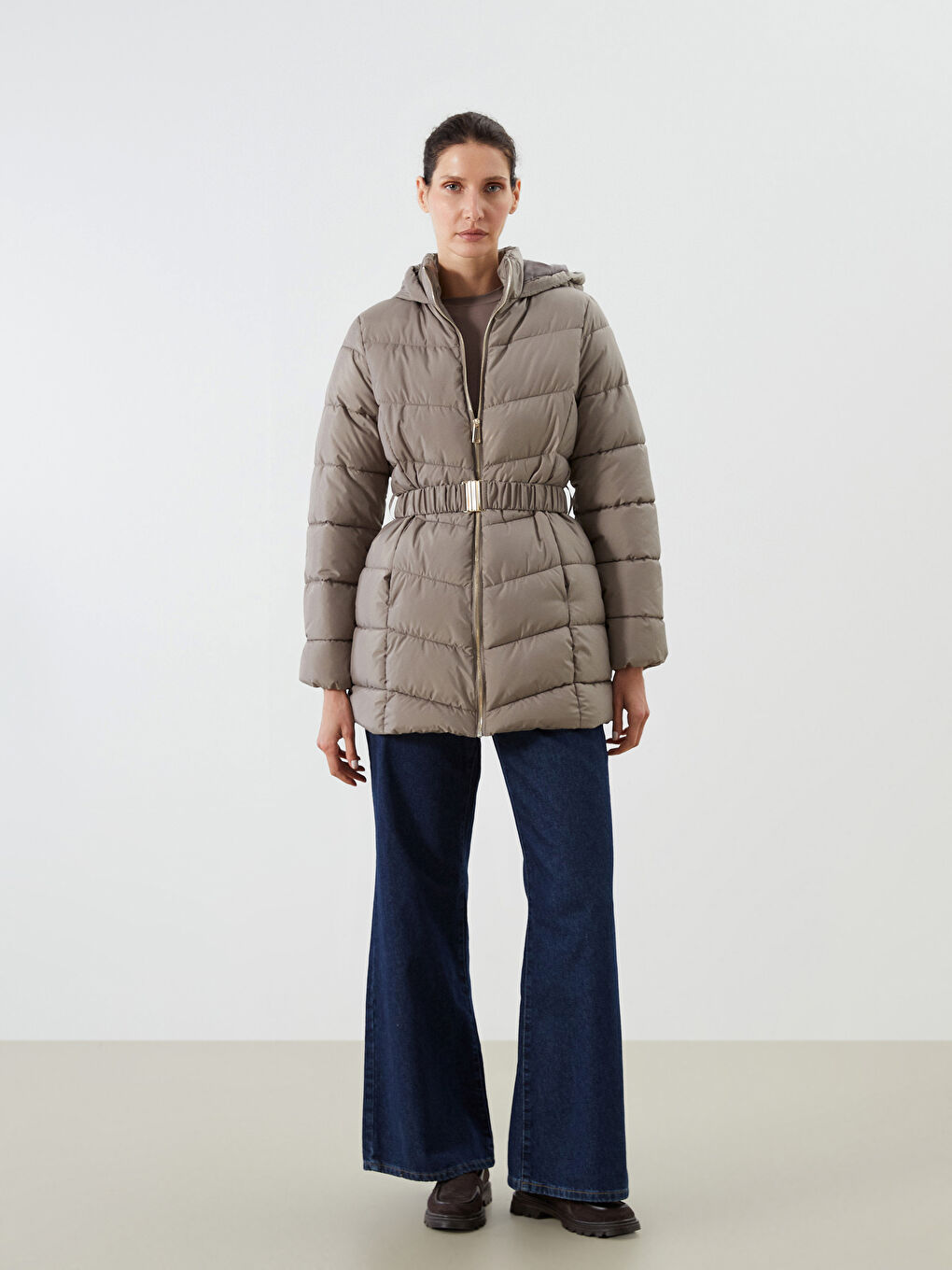 Kahverengi Kapüşonlu Kadın Şişme Mont-2