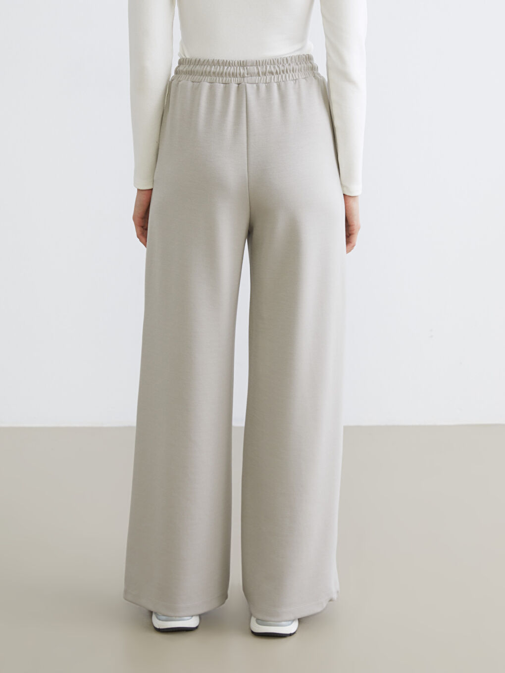 Elasticated Waist Wide Leg Women's Sweatpants-3