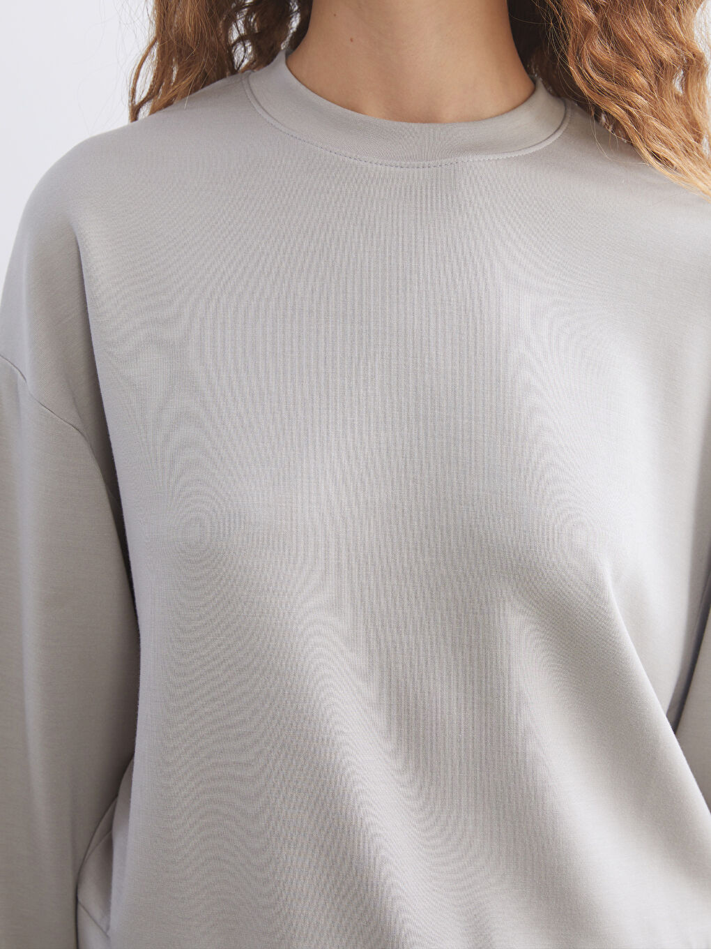 سويت شيرت برقبة دائرية للسيدات-2