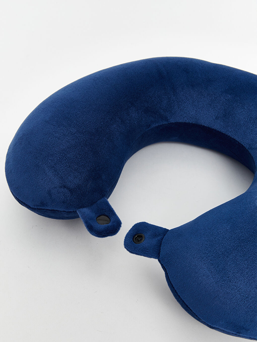 Подушка для шеи с застежкой кнопкой-2