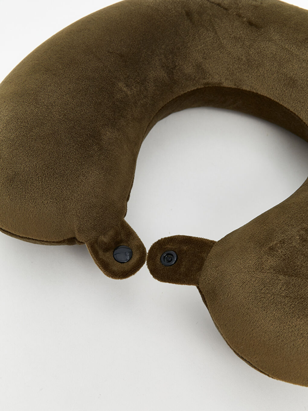 LCW ACCESSORIES Neck Pillow with Snap Closure -W5CH74Z8-CS4