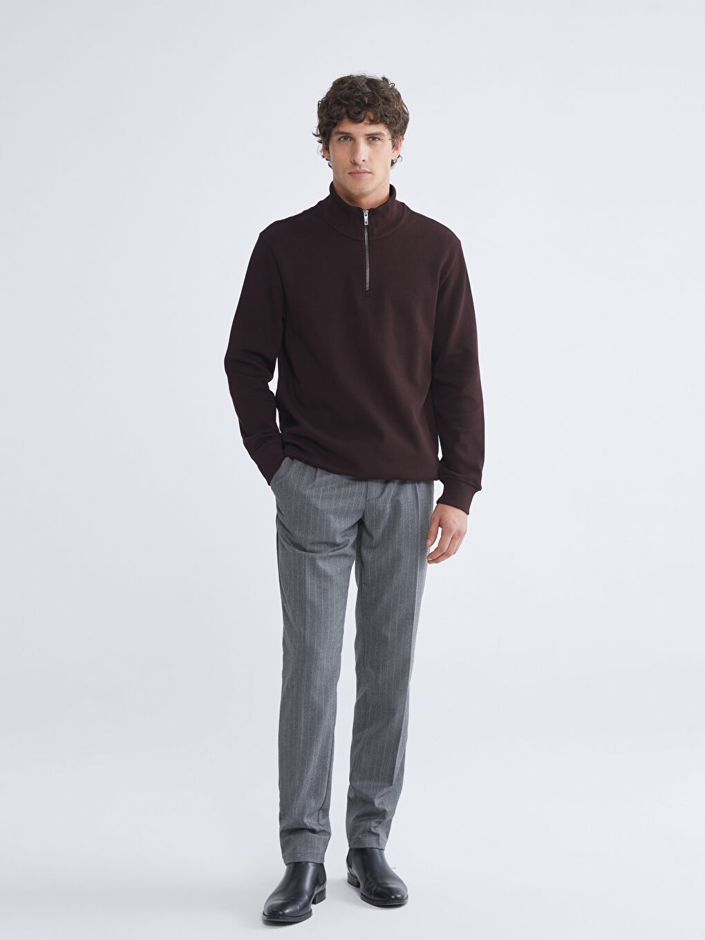 سویتشێرت قۆڵ درێژ بۆ پیاوان بە یه‌خه‌ی مل بەرز و زیپدار-1