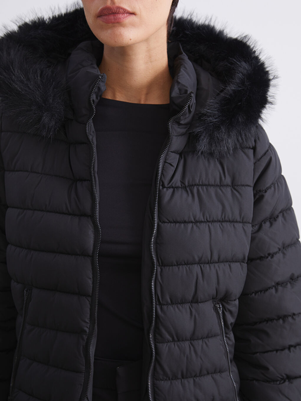 Siyah Kapüşonlu Kadın Şişme Mont-2