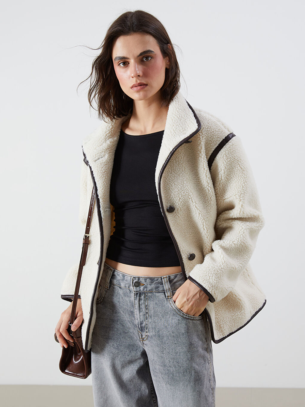 Ekru Ceket Yaka Kadın Pelüş Mont