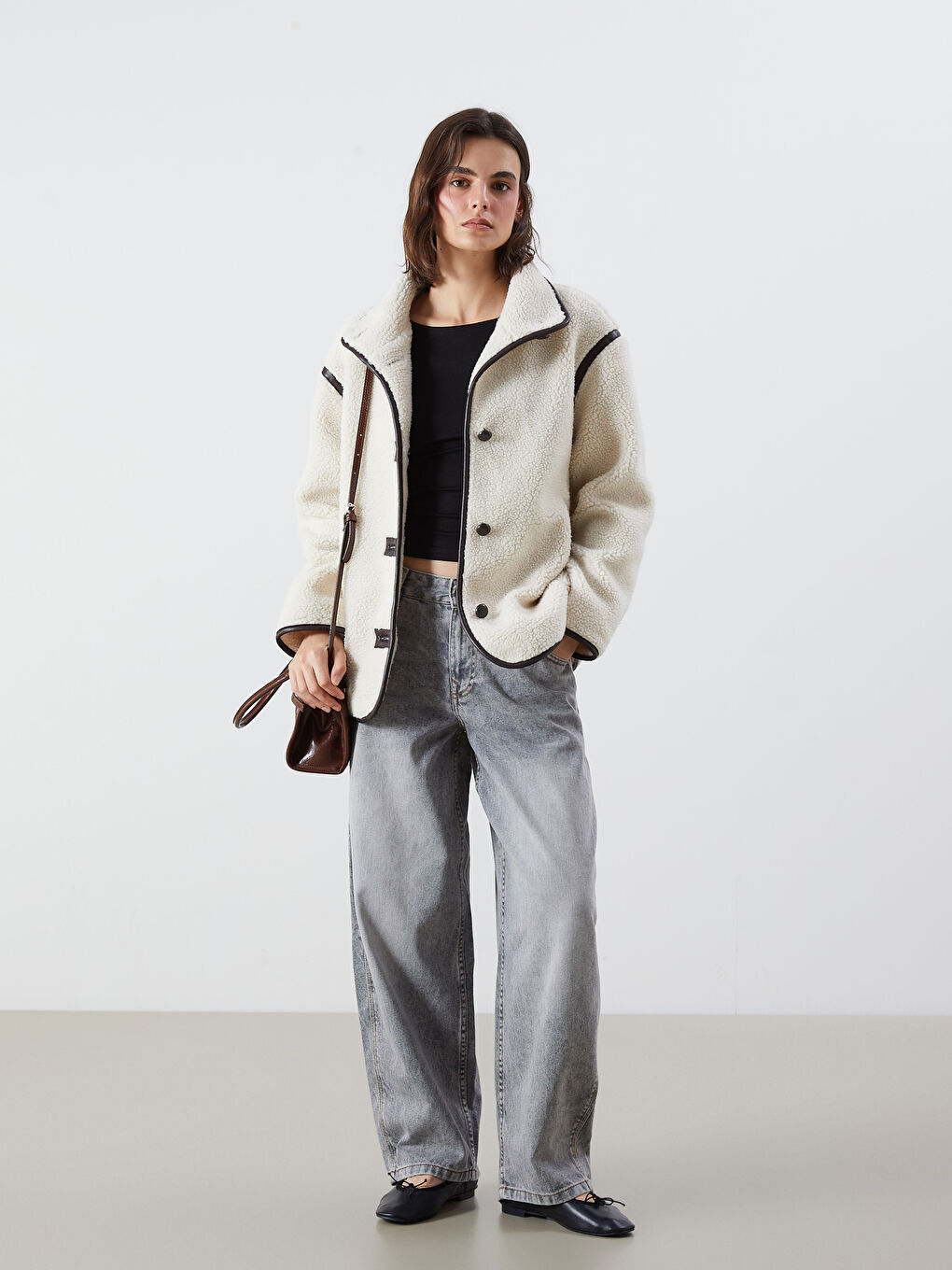 Ekru Ceket Yaka Kadın Pelüş Mont-1