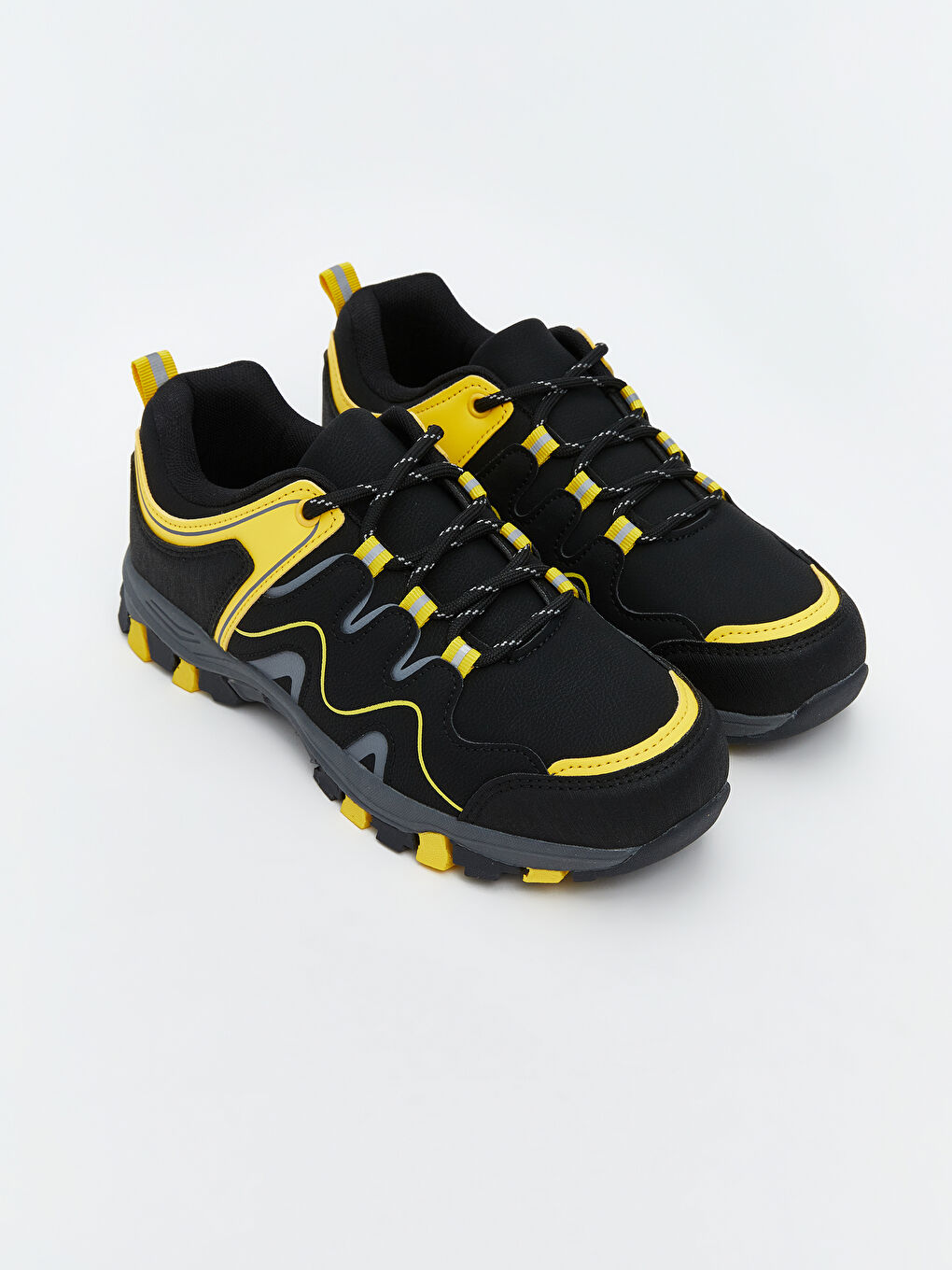 Boy’s Trekking Shoes