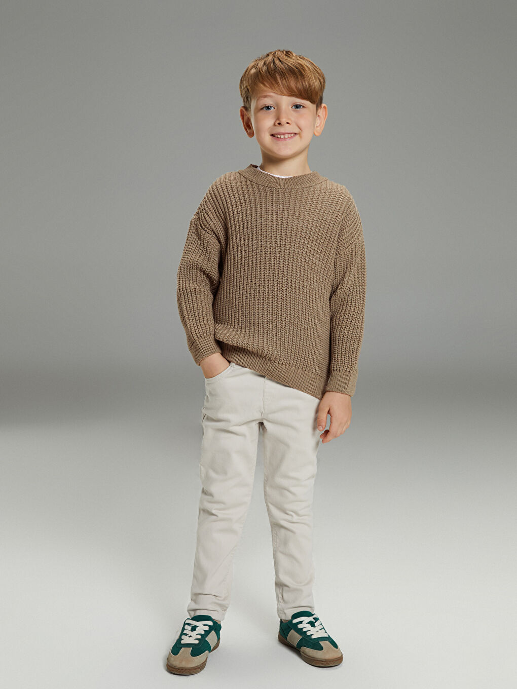 მრგვალი საყელო ტრიკოტაჟი ბიჭების სვიტერი-1