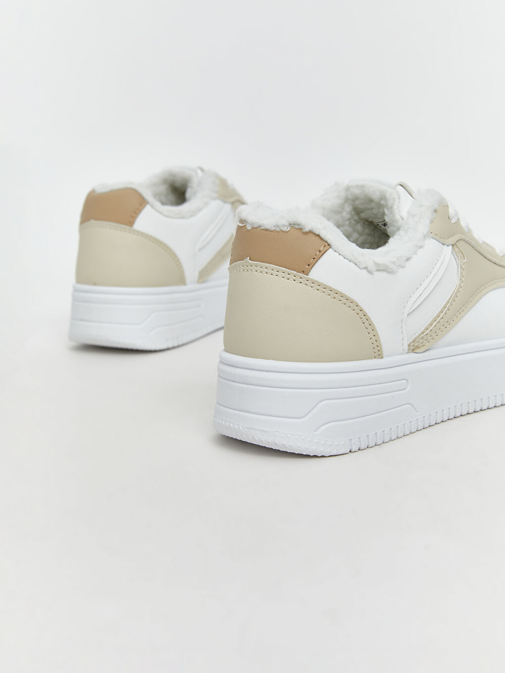 Кроссовки Женские На Шнуровке-4