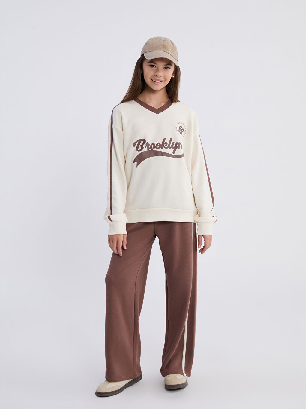 V-Neck Girls' Sweatshirt and Sweatpants-1