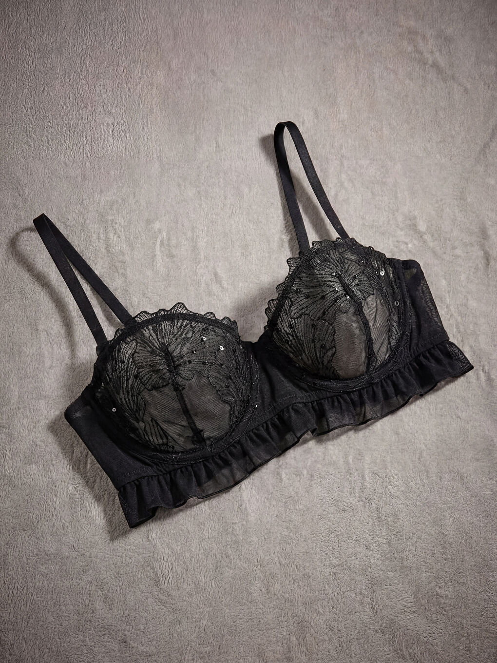 Wired Non-Padded Lace Fancy Strapless Bra
