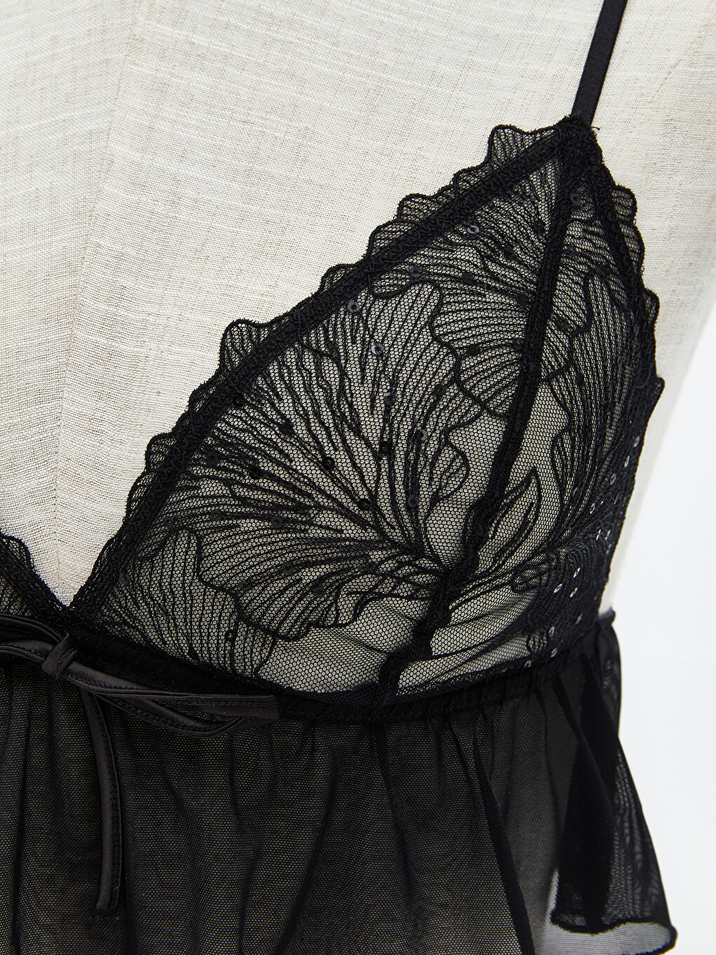 Non-Wired Non Padded Lace Fantasy Bralette-2