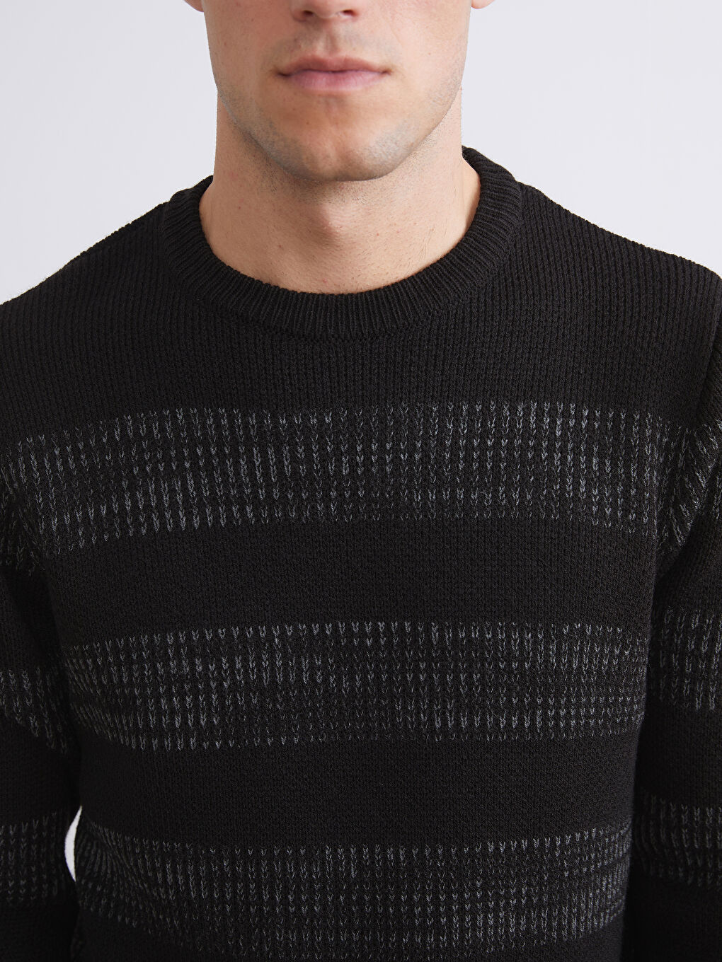 Siyah Bisiklet Yaka Çizgili Erkek Triko Kazak-2