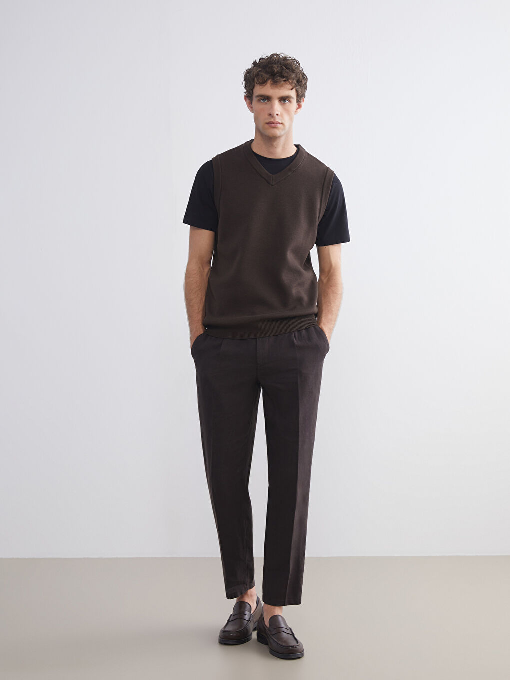 Kahverengi Standart Kalıp V Yaka Erkek Triko Süveter-1