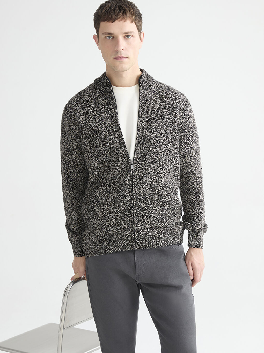 Kahverengi Standart Kalıp Dik Yaka Erkek Triko Hırka