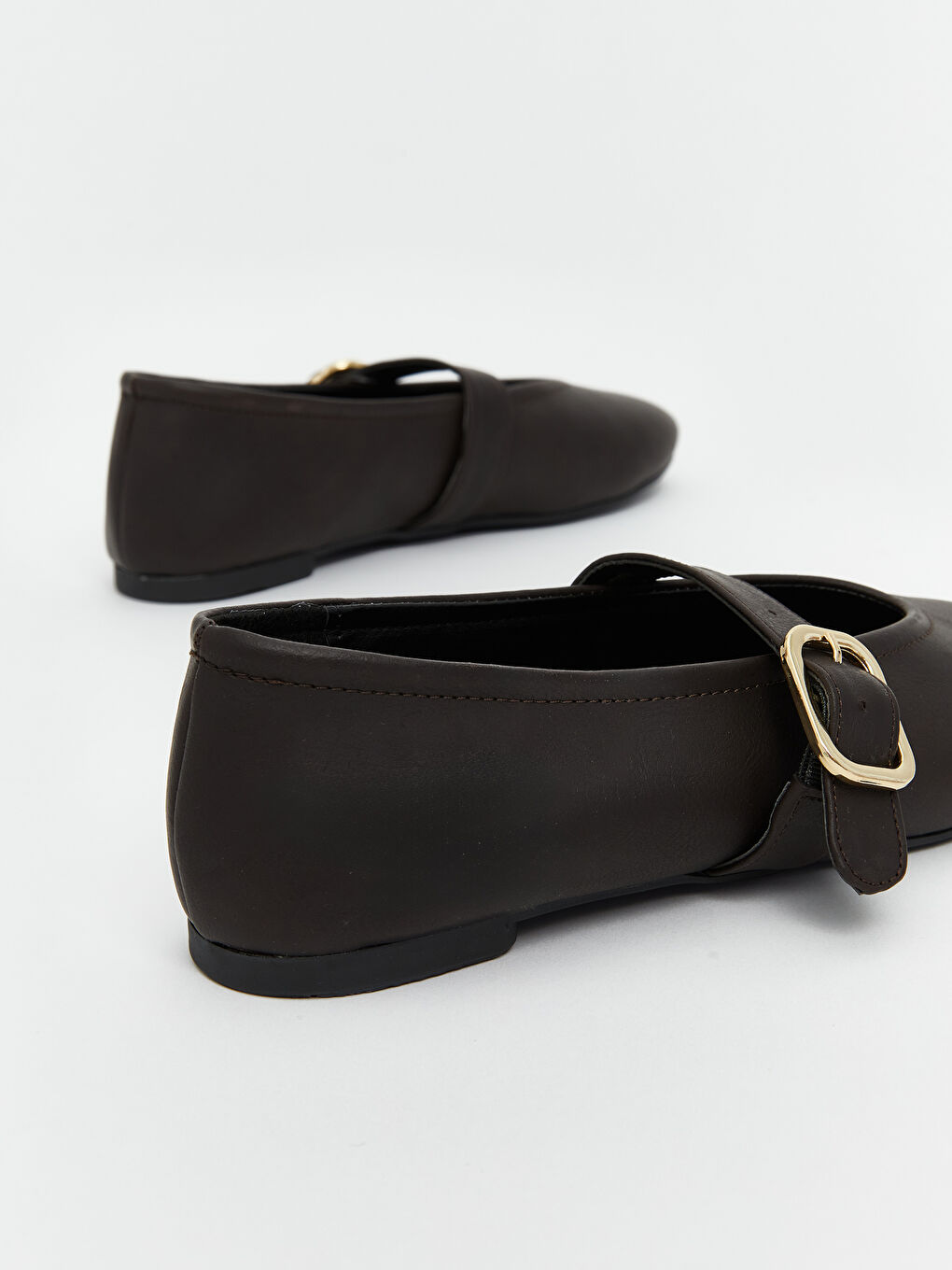 Kahverengi Deri Görünümlü Kadın Babet-4