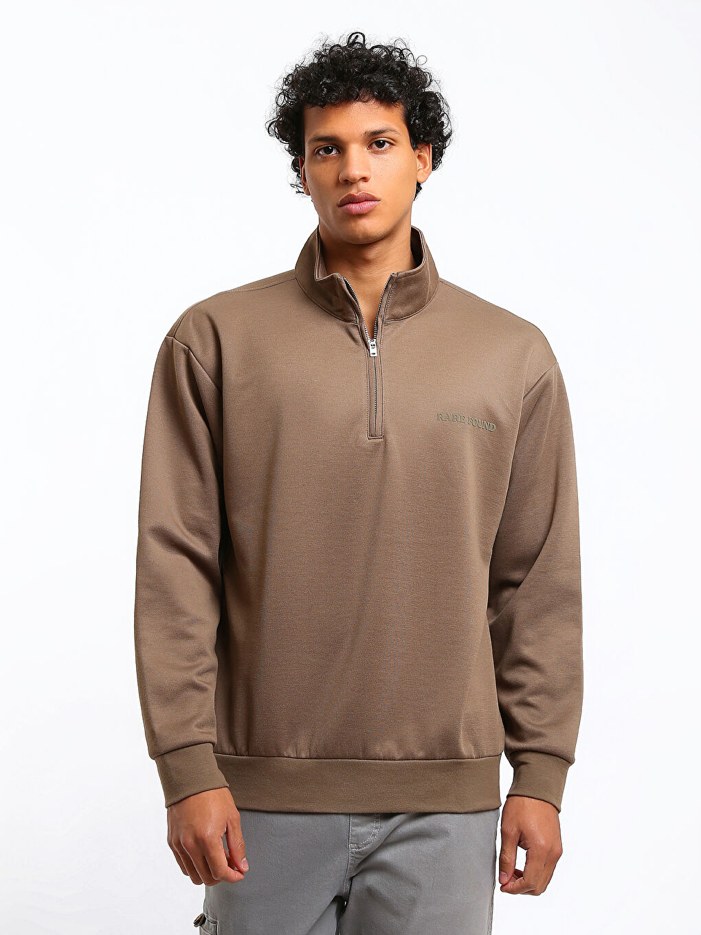 سويت شيرت مطبوع بياقة قمع للرجال