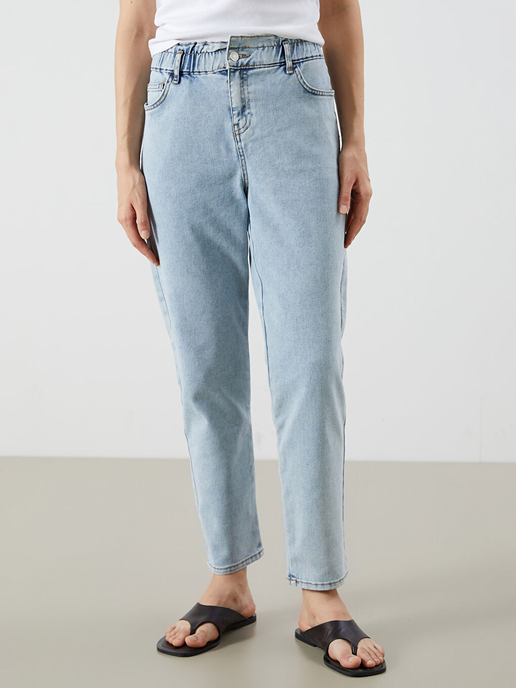 Jean Maman Slim à Taille Élastiquée pour Femmes-1