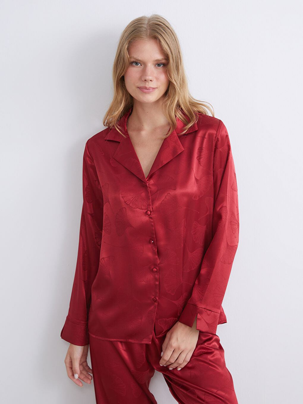 Collared Neck Patterned Satin Women's Pyjama Set-1