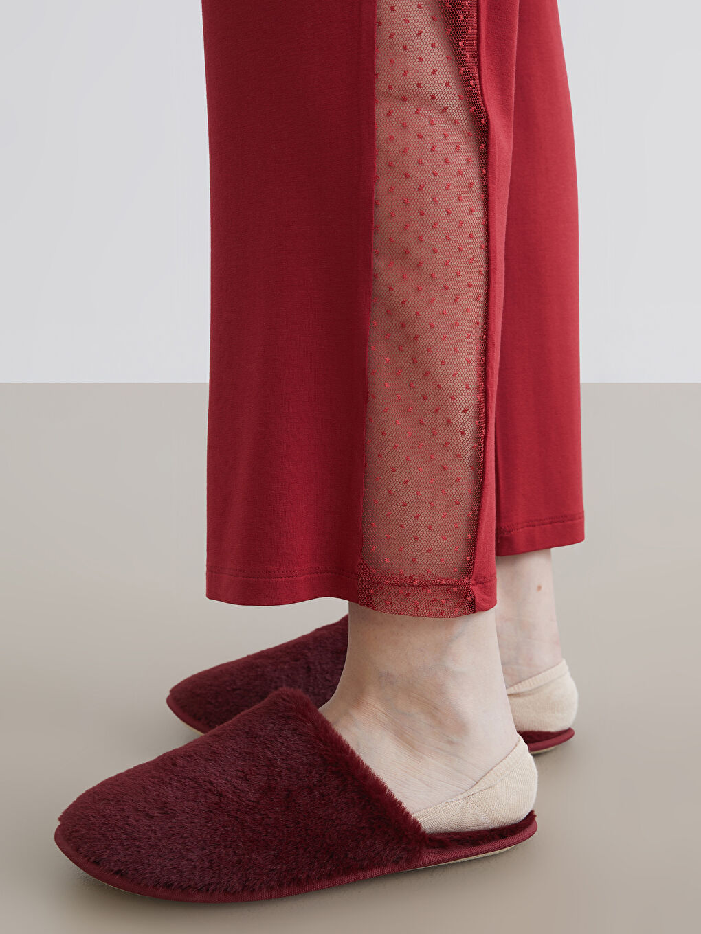 Set de pijama pentru Femei cu Detalii din Dantelă și Decolteu în V-2