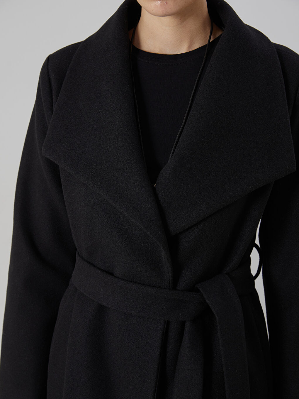 Siyah Ceket Yaka Kadın Kaşe Kaban-2