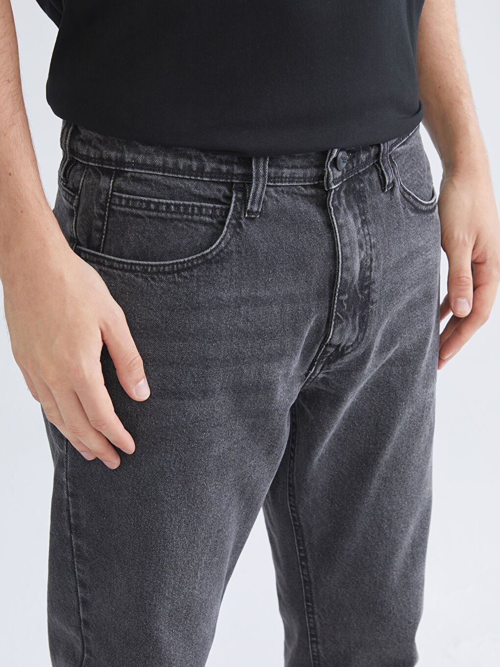 Standard Fit Men's Jeans-2