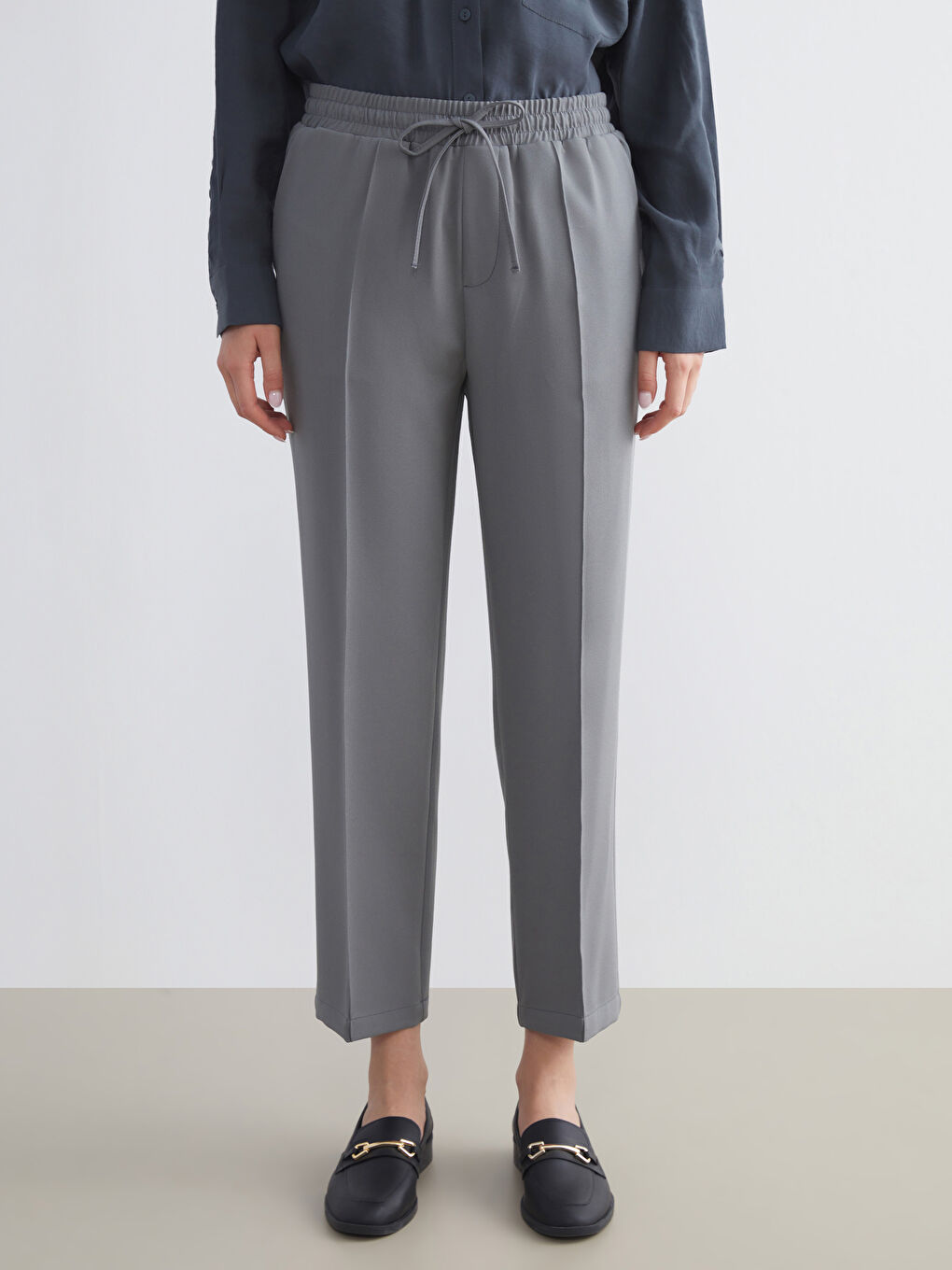 Gri Beli Lastikli Poplin Kadın Pantolon-1