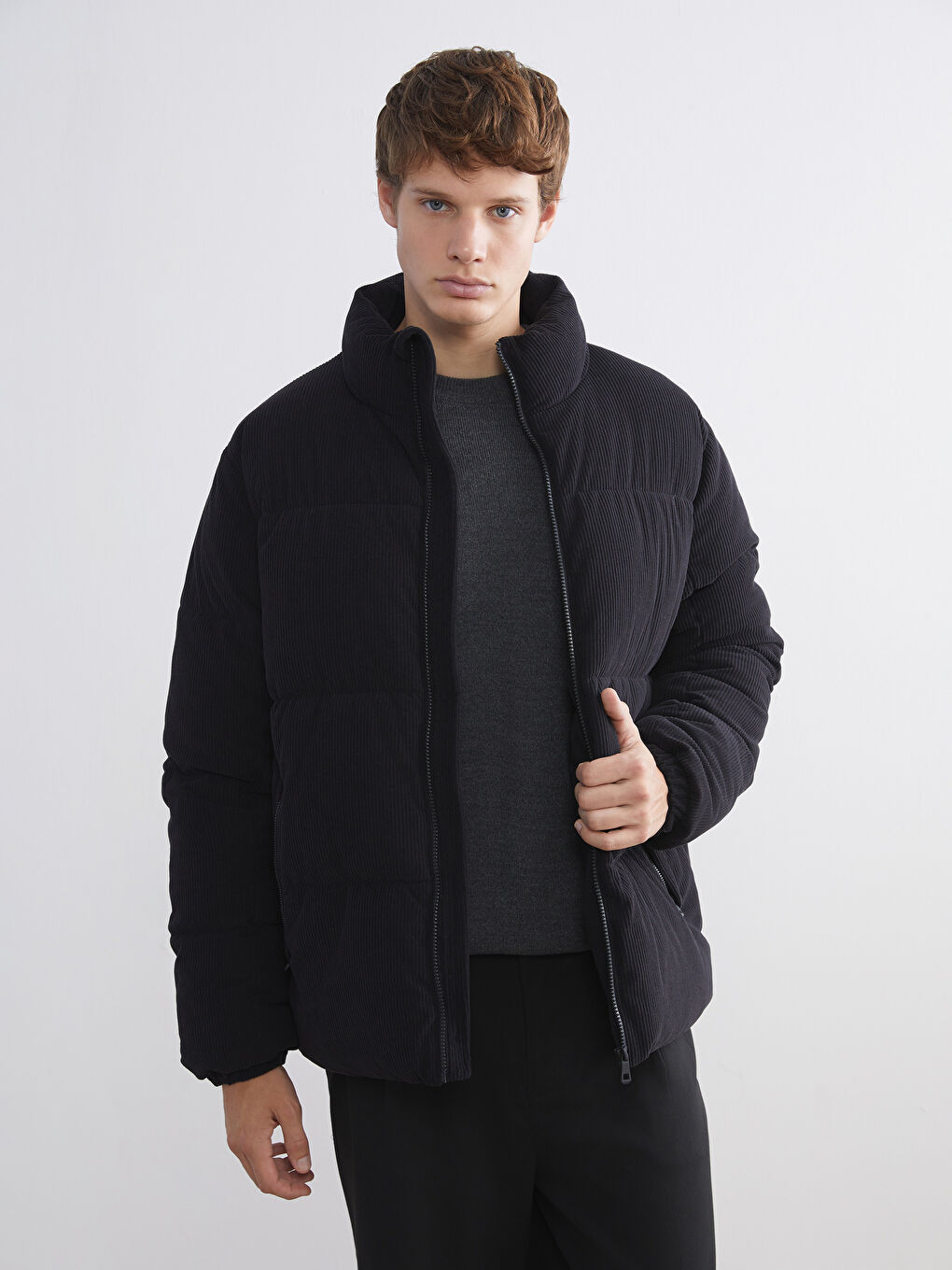 پاڵتۆی بەرز یه‌خه‌ی بەرز بۆ پیاوان