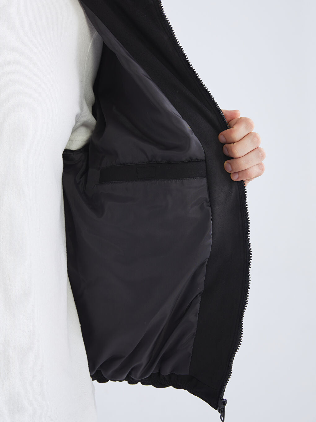 Siyah Rahat Kalıp Kapüşonlu Erkek Şişme Mont-3