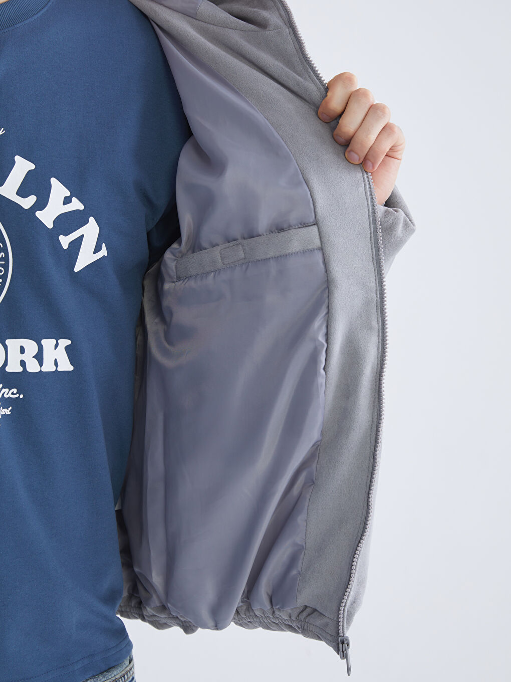 Gri Rahat Kalıp Kapüşonlu Erkek Şişme Mont-3