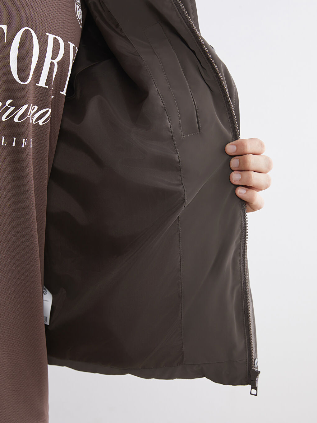 معطف منفوخ بغطاء للرأس بمقاس مريح للرجال-3