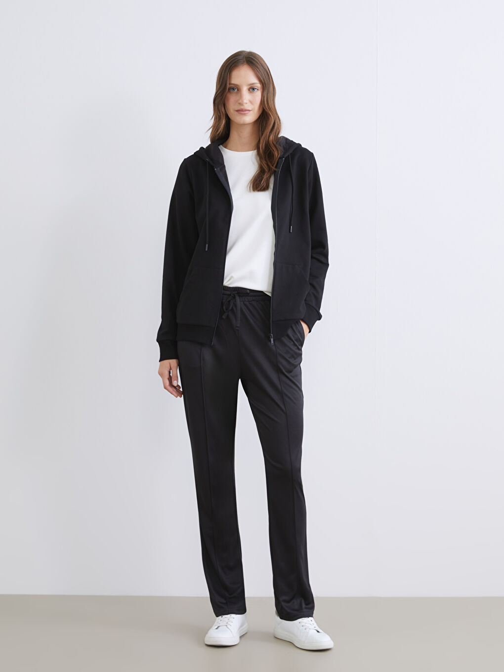 سويت شيرت بسحاب مزود بغطاء رأس للسيدات-1