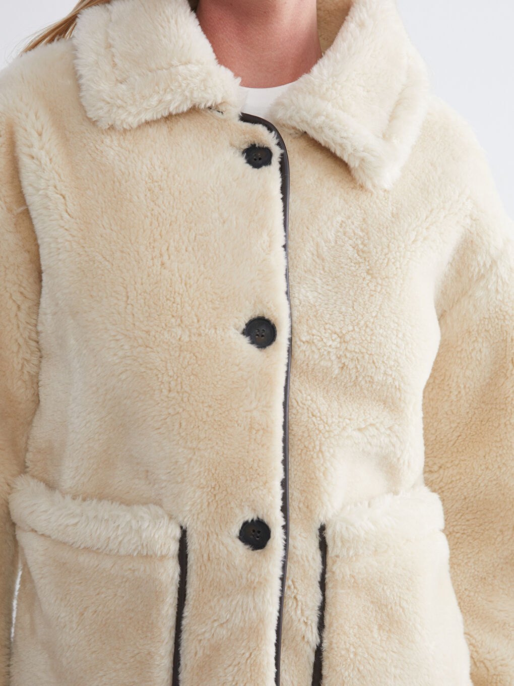 Ekru Gömlek Yaka Oversize Kadın Pelüş Mont-2