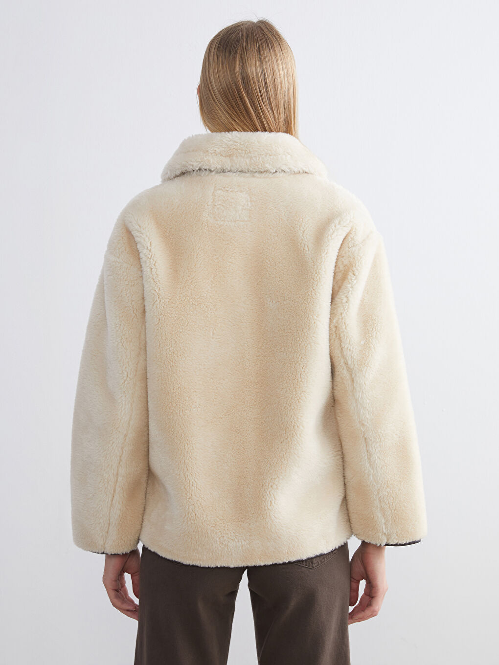 Ekru Gömlek Yaka Oversize Kadın Pelüş Mont-5