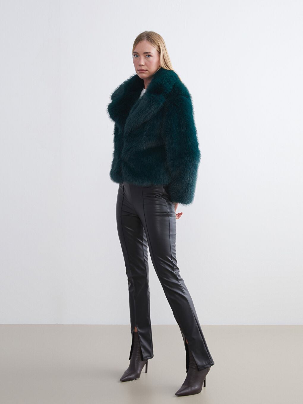 Jacket Neck Women's Fur Coat-1