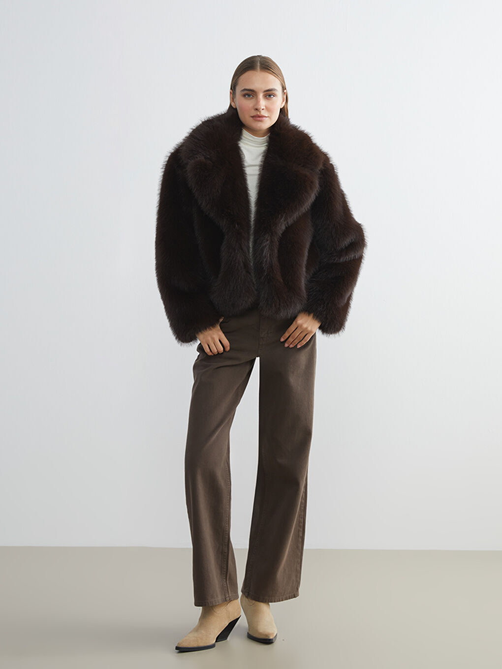 Jacket Neck Women's Fur Coat-1